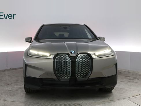 Used 2022 BMW iX xDrive50 w/ Convenience Package AWD/4WD image 12
