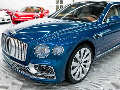 Used 2022 Bentley Flying Spur W12 AWD/4WD image 11