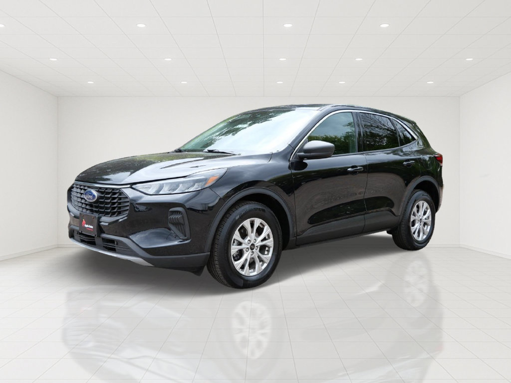 Certified 2023 Ford Escape Active AWD/4WD image 2