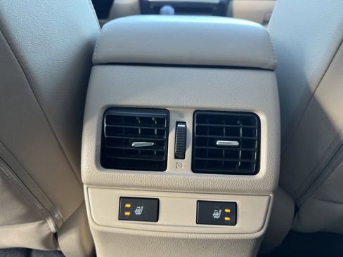 Used 2017 Subaru Outback 3.6R Limited image 24