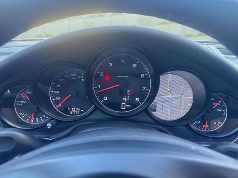 Used 2015 Porsche Panamera 4 AWD/4WD image 34
