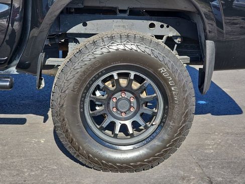 Used 2023 Nissan Frontier SV w/ Midnight Edition Package image 35