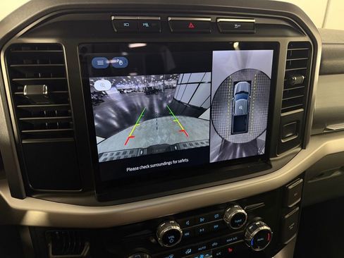 Used 2023 Ford F150 Lightning XLT image 19