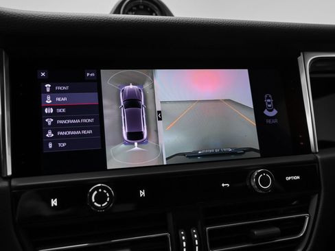 Certified 2026 Porsche Macan AWD/4WD image 33