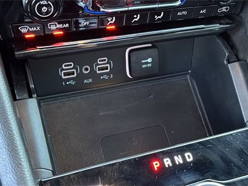 Used 2025 Jeep Grand Cherokee L Limited w/ Luxury Tech Group II image 21