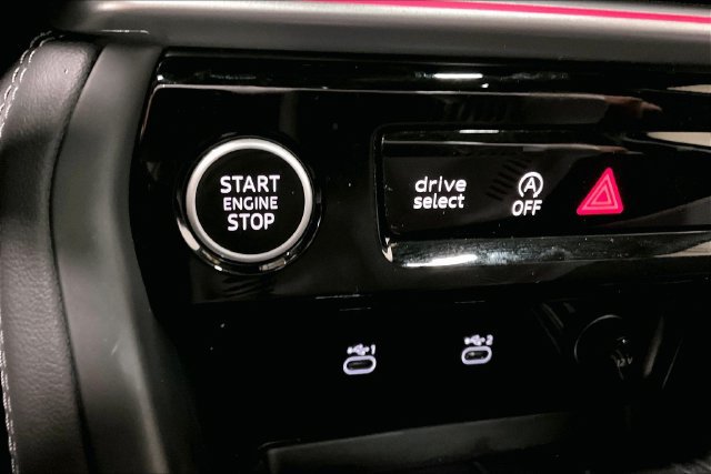 Used 2025 Audi Q5 Premium w/ Convenience Package AWD/4WD image 18