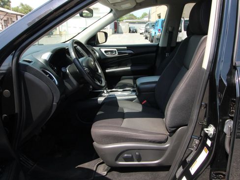 Used 2020 Nissan Pathfinder SV FWD image 9