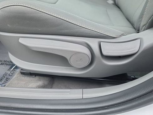 Used 2025 Hyundai Elantra SEL w/ Cargo Package image 39