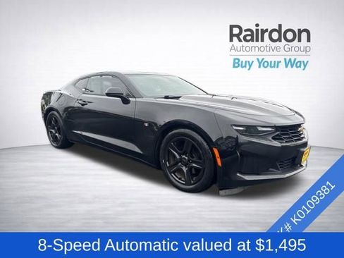 Used 2019 Chevrolet Camaro LT RWD image 2