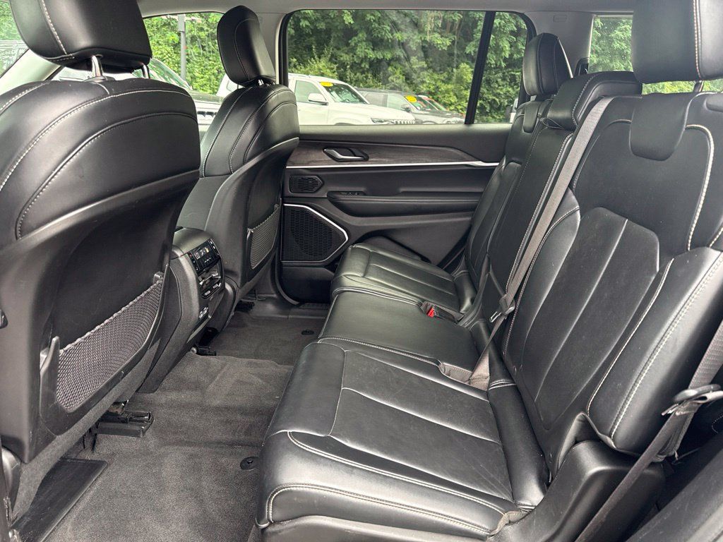 Used 2021 Jeep Grand Cherokee L Limited AWD/4WD image 13