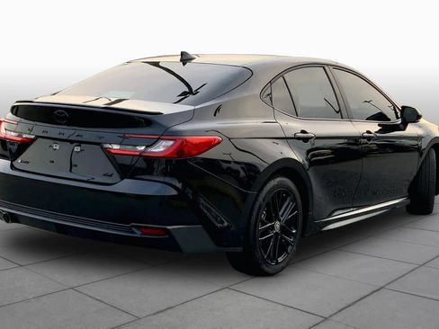 Used 2025 Toyota Camry SE w/ Multimedia Upgrade Package image 12