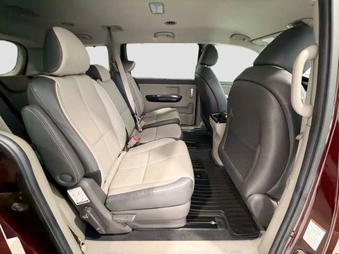 Used 2015 Kia Sedona EX image 24
