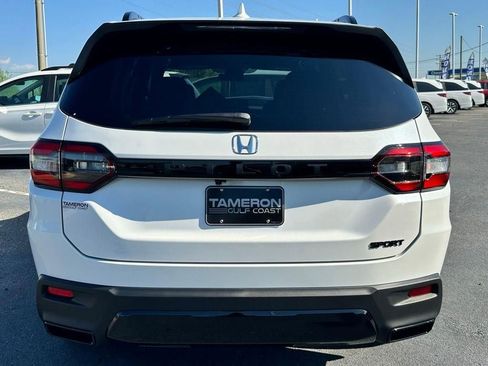 New 2026 Honda Pilot Sport image 4