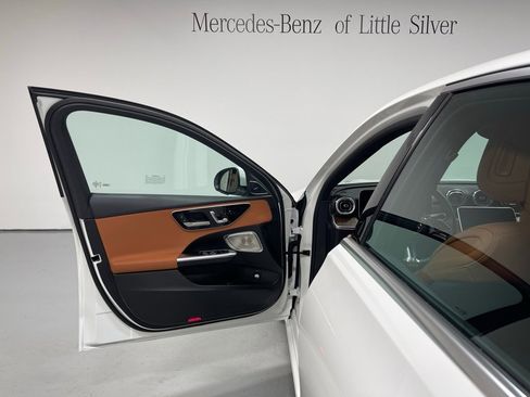 Used 2025 Mercedes-Benz C 300 4MATIC Sedan image 17