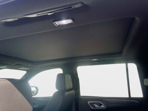 Used 2022 Chevrolet Suburban Z71 image 10