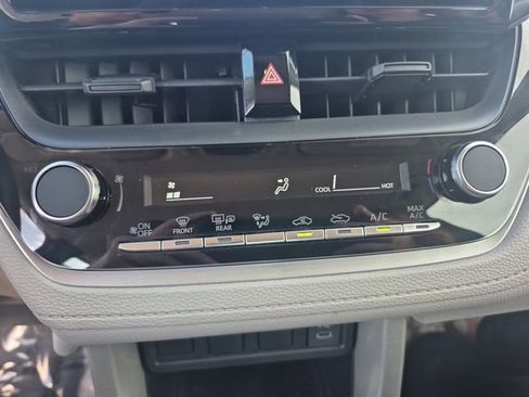 Used 2024 Toyota Corolla Cross L image 22