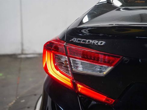 Used 2018 Honda Accord EX-L image 11