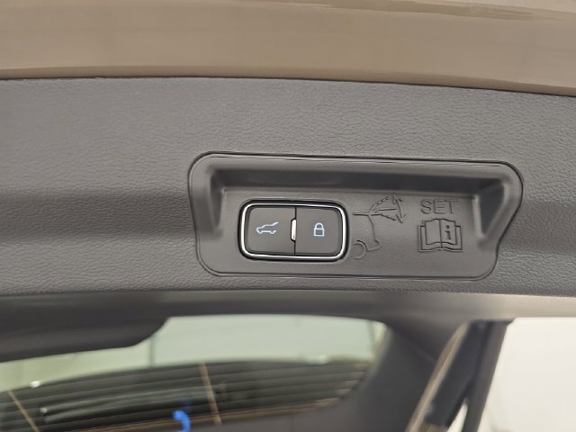 New 2026 Ford Explorer ST-Line AWD/4WD image 18