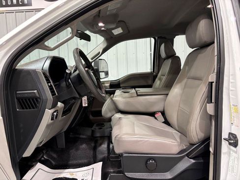Used 2017 Ford F250 XL w/ Power Equipment Group AWD/4WD image 11