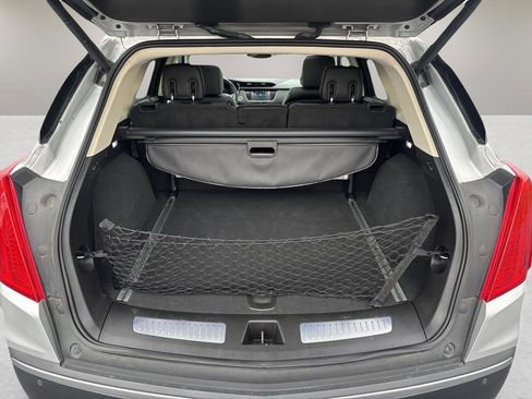 Used 2018 Cadillac XT5 Luxury w/ Driver Awareness Package image 10