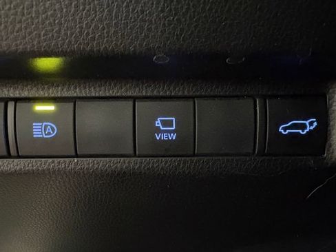 Used 2019 Toyota RAV4 Limited image 10