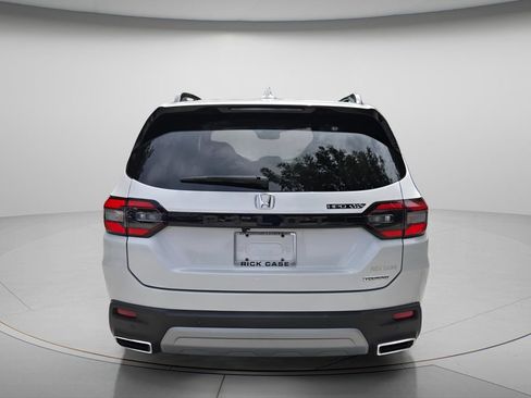 Used 2023 Honda Pilot Touring image 6