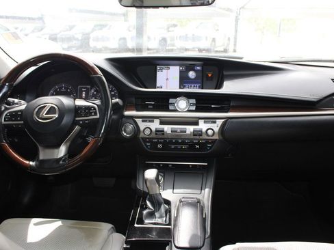 Used 2016 Lexus ES 350 FWD image 25