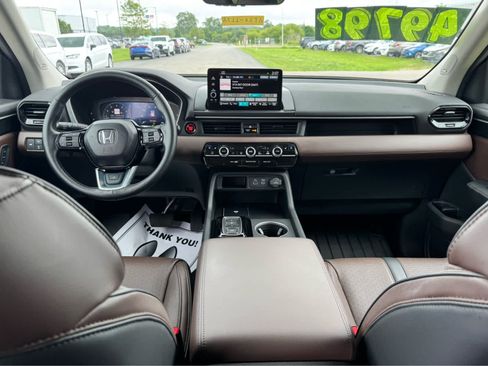 Used 2025 Honda Pilot Elite image 28