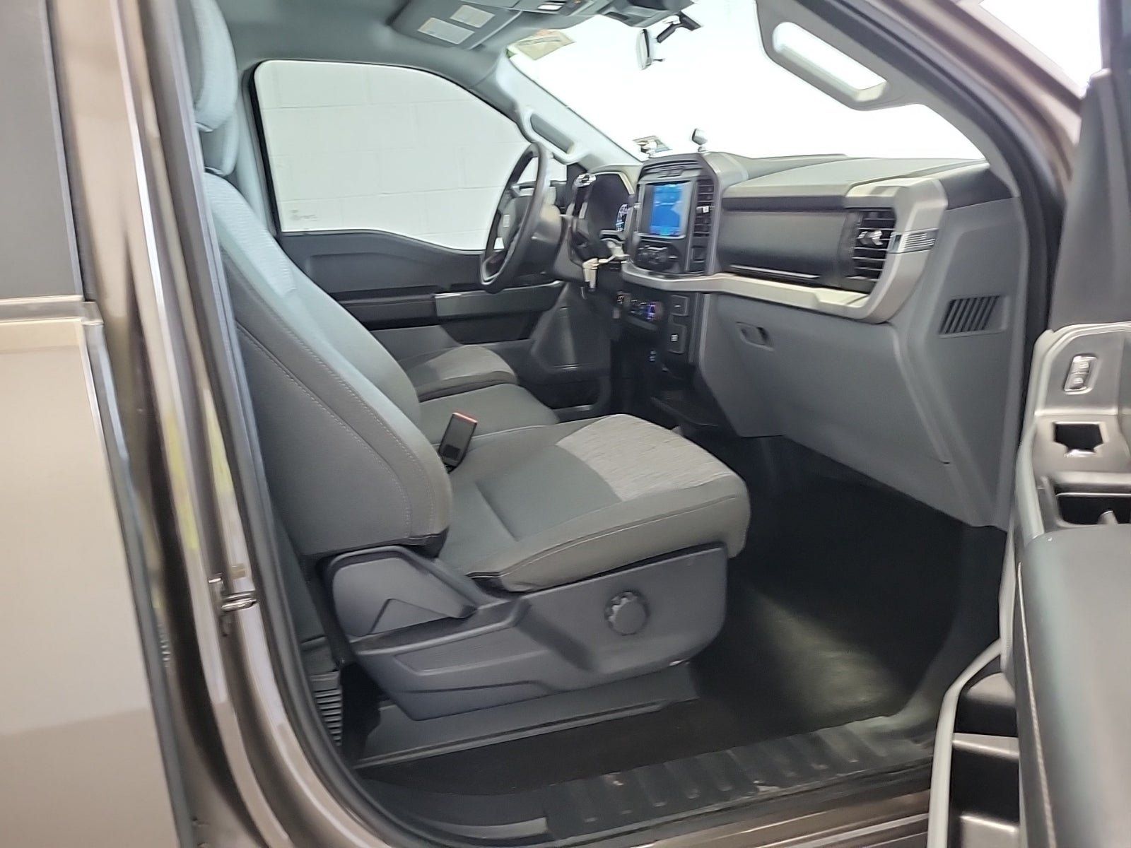 Used 2023 Ford F150 XLT AWD/4WD image 8