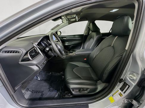 Used 2023 Toyota Camry SE image 12