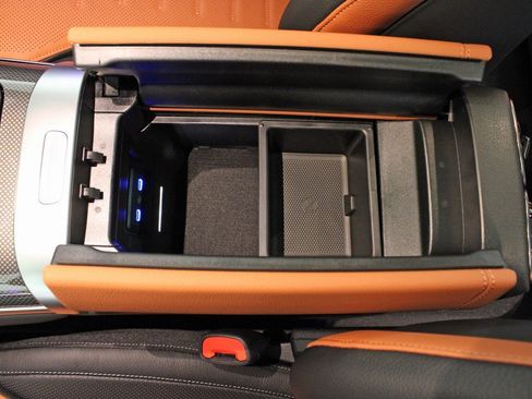 Certified 2025 Mercedes-Benz GLC 43 AMG 4MATIC image 26