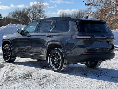New 2025 Jeep Grand Cherokee L Limited w/ Trailer Tow Package image 9