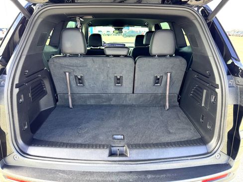 Used 2025 Buick Enclave Preferred image 8