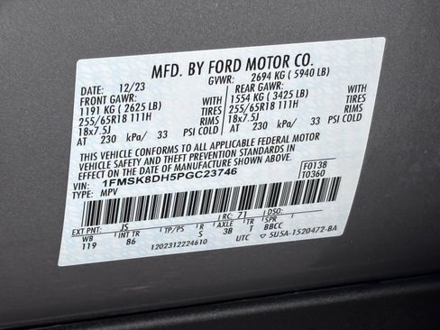 Used 2023 Ford Explorer XLT AWD/4WD image 37