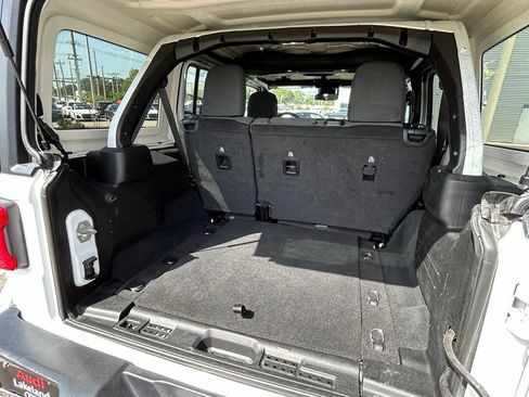 Used 2024 Jeep Wrangler Unlimited Rubicon AWD/4WD image 42