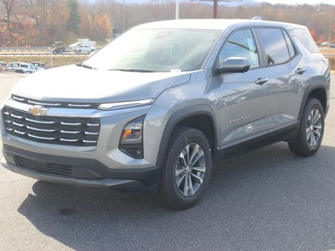 New 2026 Chevrolet Equinox LT image 3