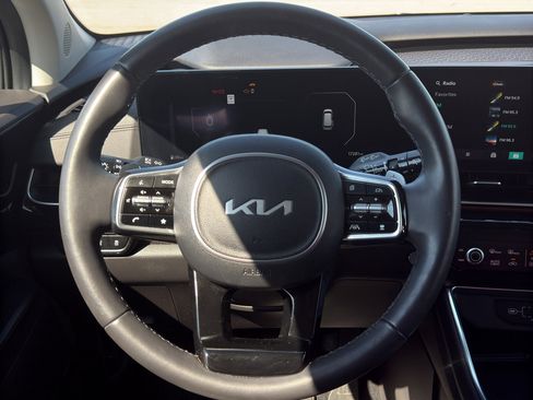 Used 2025 Kia Carnival SX Prestige FWD image 35