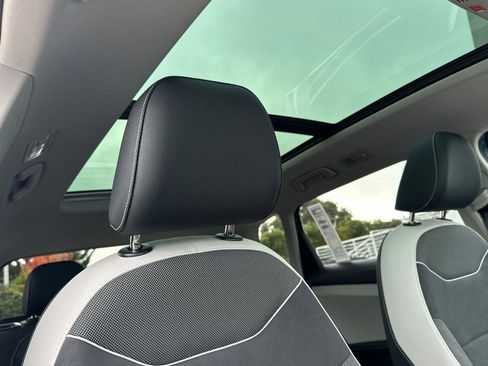 New 2026 Volkswagen Taos SE image 16