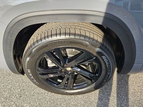 New 2026 Volkswagen Atlas Cross Sport SEL R-Line image 19