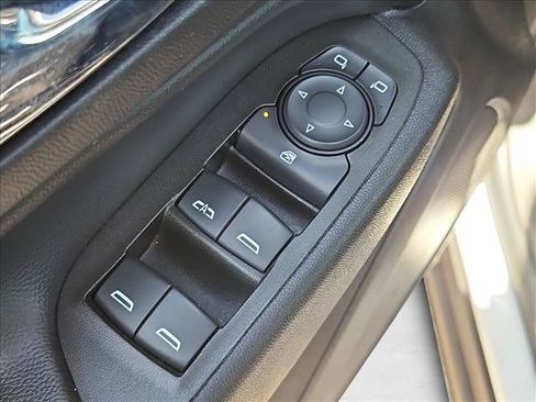 Used 2023 Chevrolet Equinox LT FWD image 11