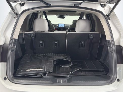 Used 2024 Honda Pilot Touring image 24