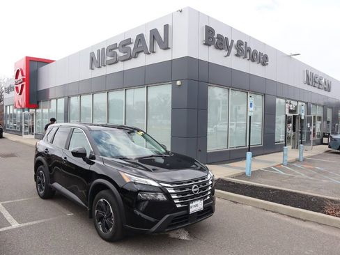 Certified 2025 Nissan Rogue SV AWD/4WD image 1