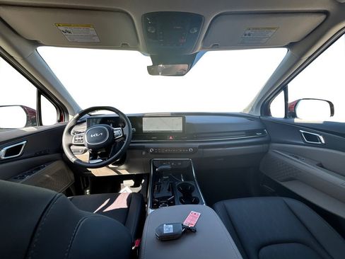 New 2026 Kia Carnival EX FWD image 9