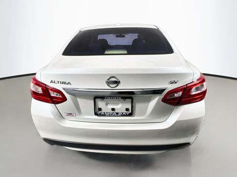 Used 2016 Nissan Altima 2.5 SV FWD image 6