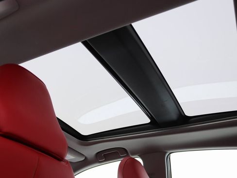 Used 2018 Toyota Camry XSE image 25