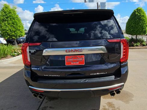 Used 2024 GMC Yukon XL Denali w/ Denali Reserve Package image 7