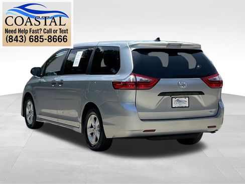 Used 2020 Toyota Sienna L FWD image 13