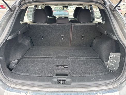 Used 2020 Nissan Rogue Sport SV image 19
