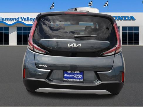 Used 2025 Kia Soul LX w/ LX Technology Package FWD image 5