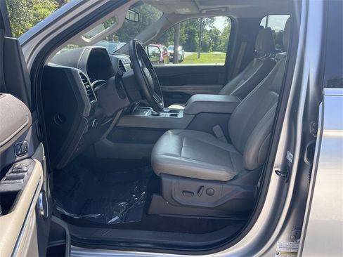Used 2021 Ford Expedition XLT image 11